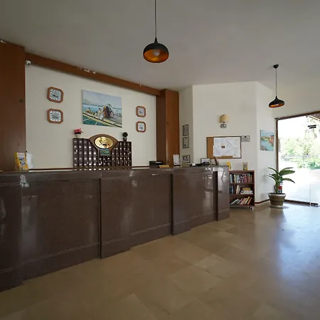 Salinas 3* غومْبيت