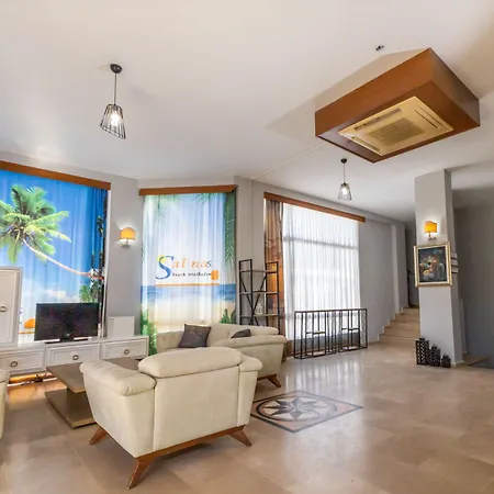 Salinas فندق غومْبيت