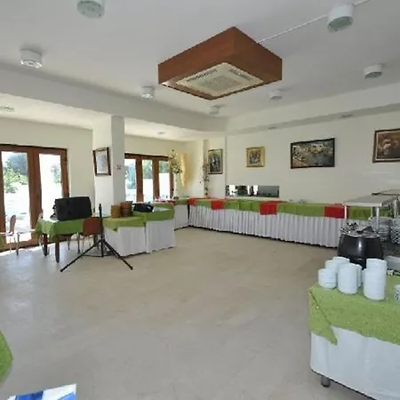 Otel Salinas