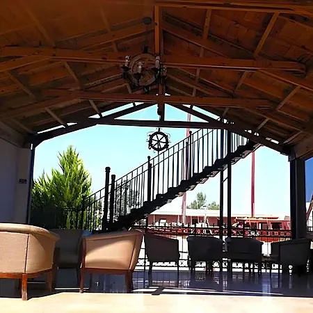 Hotel Salinas 3*