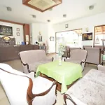 Otel Salinas 3*
